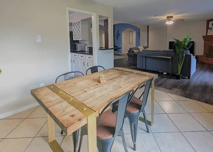 Quiet, Spacious, Pet-Friendly