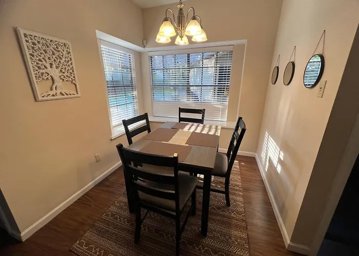 Family-Friendly 4Br Home With Private Pool